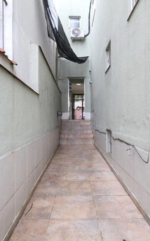 Casa à venda com 150m², 3 quartos e 2 vagasCorredor Quintal