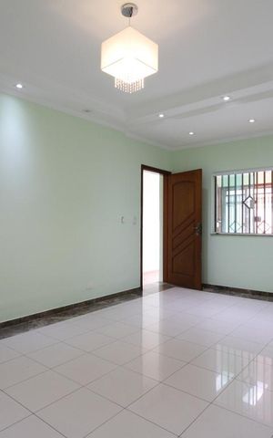 Casa à venda com 150m², 3 quartos e 2 vagasSala