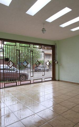 Casa à venda com 150m², 3 quartos e 2 vagasGaragem
