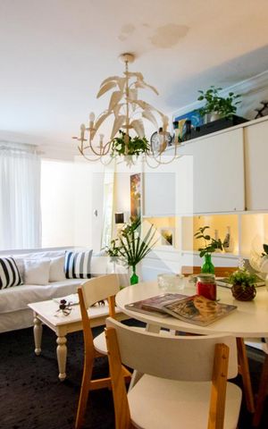 Casa à venda com 300m², 5 quartos e 3 vagas Casa à venda com 300m², 5 quartos e 3 vagasSala de estar