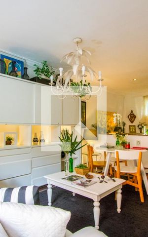 Casa à venda com 300m², 5 quartos e 3 vagas Casa à venda com 300m², 5 quartos e 3 vagasSala de estar