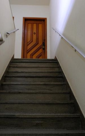Apartamento à venda com 70m², 3 quartos e 2 vagasEscada para apartamento