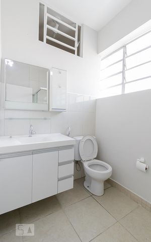 Apartamento à venda com 72m², 2 quartos e sem vaga Apartamento à venda com 72m², 2 quartos e sem vagaBanheiro