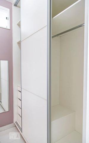 Apartamento para alugar com 110m², 3 quartos e 1 vaga Apartamento para alugar com 110m², 3 quartos e 1 vagaCloset da suíte