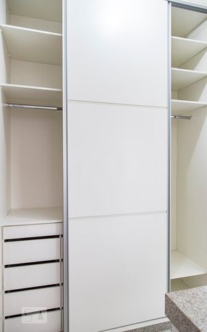 Apartamento para alugar com 110m², 3 quartos e 1 vaga Apartamento para alugar com 110m², 3 quartos e 1 vagaCloset da suíte