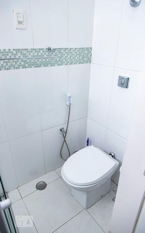 Apartamento para alugar com 110m², 3 quartos e 1 vaga Apartamento para alugar com 110m², 3 quartos e 1 vagaBanheiro da Suíte