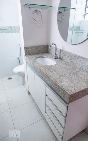 Apartamento para alugar com 110m², 3 quartos e 1 vaga Apartamento para alugar com 110m², 3 quartos e 1 vagaBanheiro da Suíte