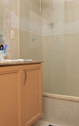 Casa de condomínio à venda com 430m², 3 quartos e 1 vagaBanheiro da Suíte