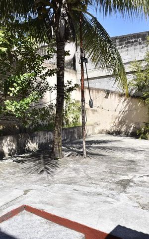 Casa à venda com 283m², 5 quartos e 4 vagasQuintal