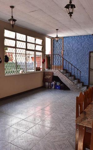 Casa à venda com 283m², 5 quartos e 4 vagasVaranda