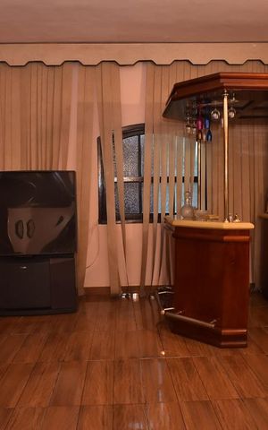 Casa à venda com 283m², 5 quartos e 4 vagasSala
