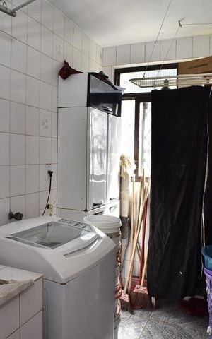 Casa à venda com 283m², 5 quartos e 4 vagasLavanderia