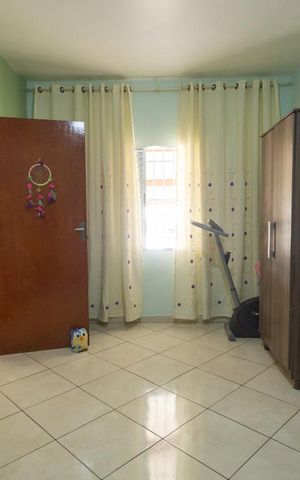 Casa à venda com 225m², 4 quartos e 2 vagas Casa à venda com 225m², 4 quartos e 2 vagasQuarto 1