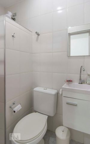 Casa à venda com 200m², 4 quartos e 3 vagasBanheiro de Serviço
