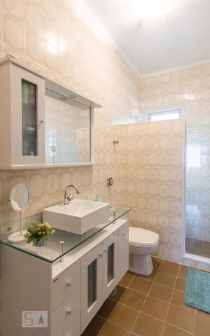 Casa à venda com 200m², 4 quartos e 3 vagasBanheiro 1