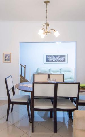 Casa à venda com 200m², 4 quartos e 3 vagasSala