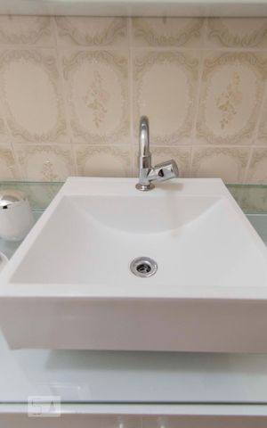Casa à venda com 200m², 4 quartos e 3 vagasBanheiro 2