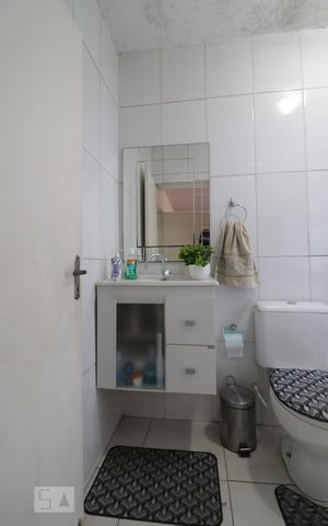 Casa à venda com 200m², 4 quartos e 3 vagasBanheiro suite 1