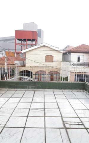 Casa à venda com 200m², 4 quartos e 3 vagasSacada quarto 1