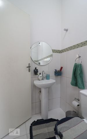 Casa à venda com 200m², 4 quartos e 3 vagasLavabo