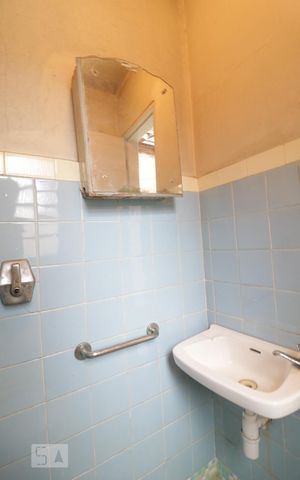 Casa à venda com 200m², 4 quartos e 3 vagasBanheiro de Serviço