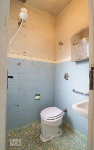 Casa à venda com 200m², 4 quartos e 3 vagasBanheiro de Serviço