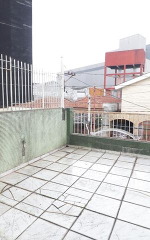 Casa à venda com 200m², 4 quartos e 3 vagasSacada quarto 1