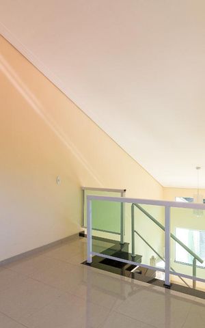 Casa à venda com 159m², 3 quartos e 2 vagasSala de TV