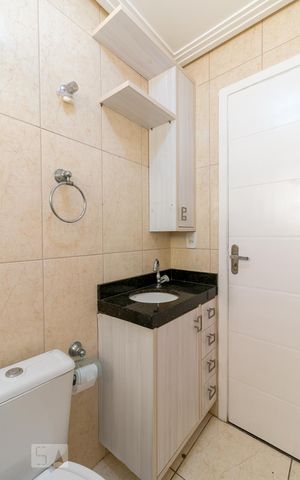 Casa à venda com 159m², 3 quartos e 2 vagasBanheiro social