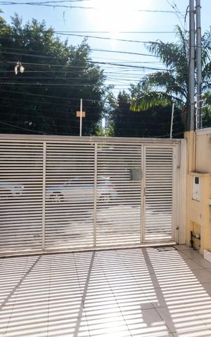 Casa à venda com 159m², 3 quartos e 2 vagasVista sala de estar