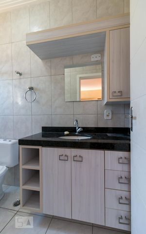 Casa à venda com 159m², 3 quartos e 2 vagasBanheiro quarto 1 suíte