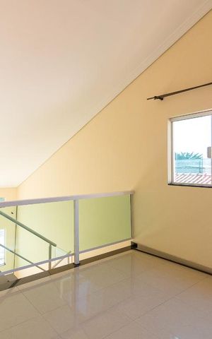Casa à venda com 159m², 3 quartos e 2 vagasSala de TV