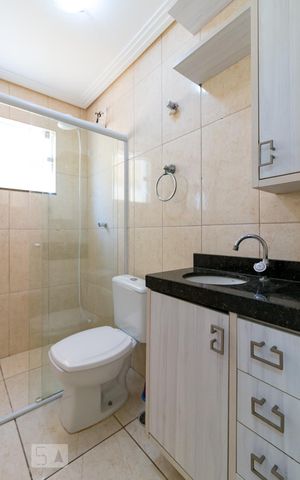 Casa à venda com 159m², 3 quartos e 2 vagasBanheiro social