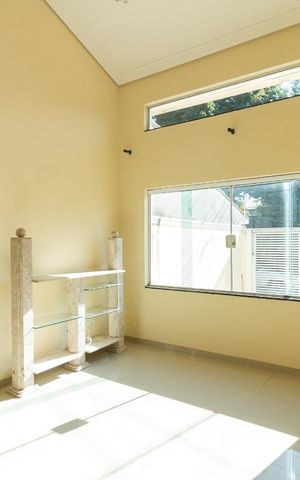 Casa à venda com 159m², 3 quartos e 2 vagasSala de estar