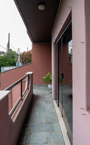 Casa à venda com 380m², 4 quartos e 5 vagasSacada das Salas