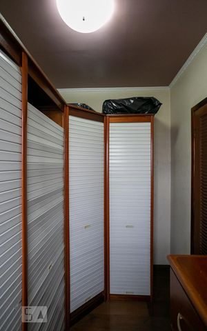 Casa à venda com 380m², 4 quartos e 5 vagasCloset da suíte 1