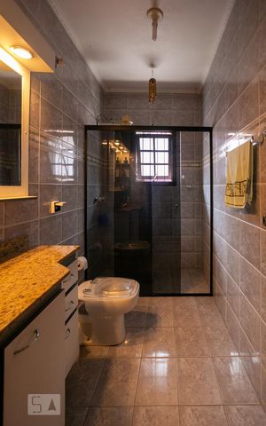 Casa à venda com 380m², 4 quartos e 5 vagasBanheiro 2