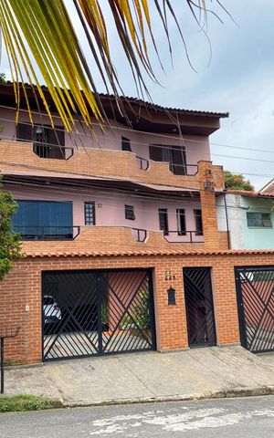 Casa à venda com 380m², 4 quartos e 5 vagasFachada
