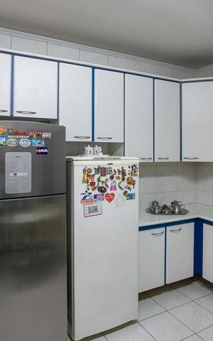Casa à venda com 380m², 4 quartos e 5 vagasCozinha - Armários