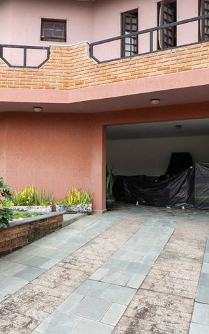 Casa à venda com 380m², 4 quartos e 5 vagasGaragem