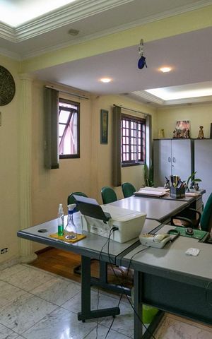 Casa à venda com 380m², 4 quartos e 5 vagasSalão edícula