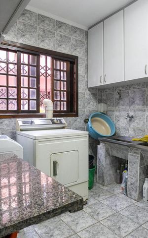 Casa à venda com 380m², 4 quartos e 5 vagasÁrea de Serviço