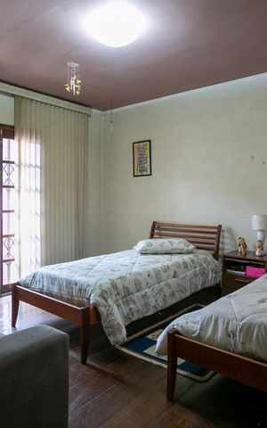 Casa à venda com 380m², 4 quartos e 5 vagasQuarto 1