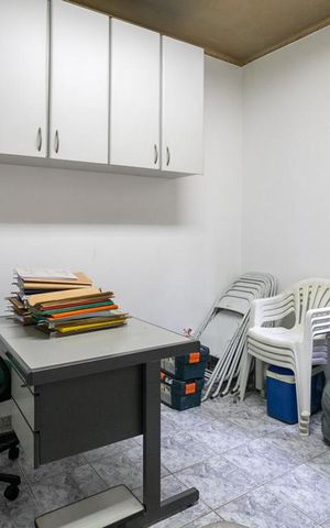 Casa à venda com 380m², 4 quartos e 5 vagasQuarto de Serviço