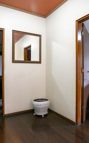 Casa à venda com 380m², 4 quartos e 5 vagasHall dos quartos