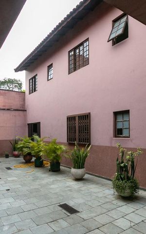 Casa à venda com 380m², 4 quartos e 5 vagasQuintal