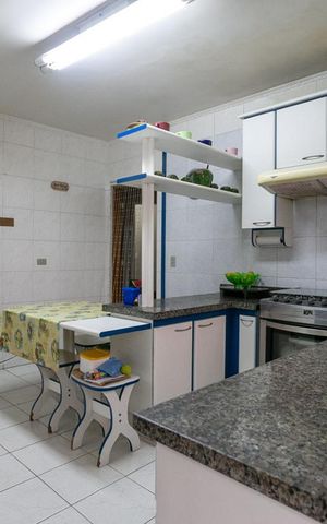 Casa à venda com 380m², 4 quartos e 5 vagasCozinha