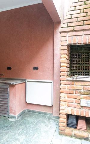 Casa à venda com 380m², 4 quartos e 5 vagasChurrasqueira
