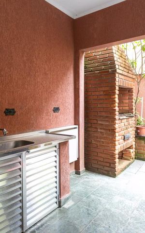 Casa à venda com 380m², 4 quartos e 5 vagasChurrasqueira