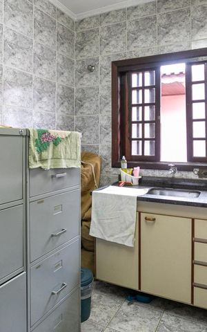 Casa à venda com 380m², 4 quartos e 5 vagasCozinha edícula